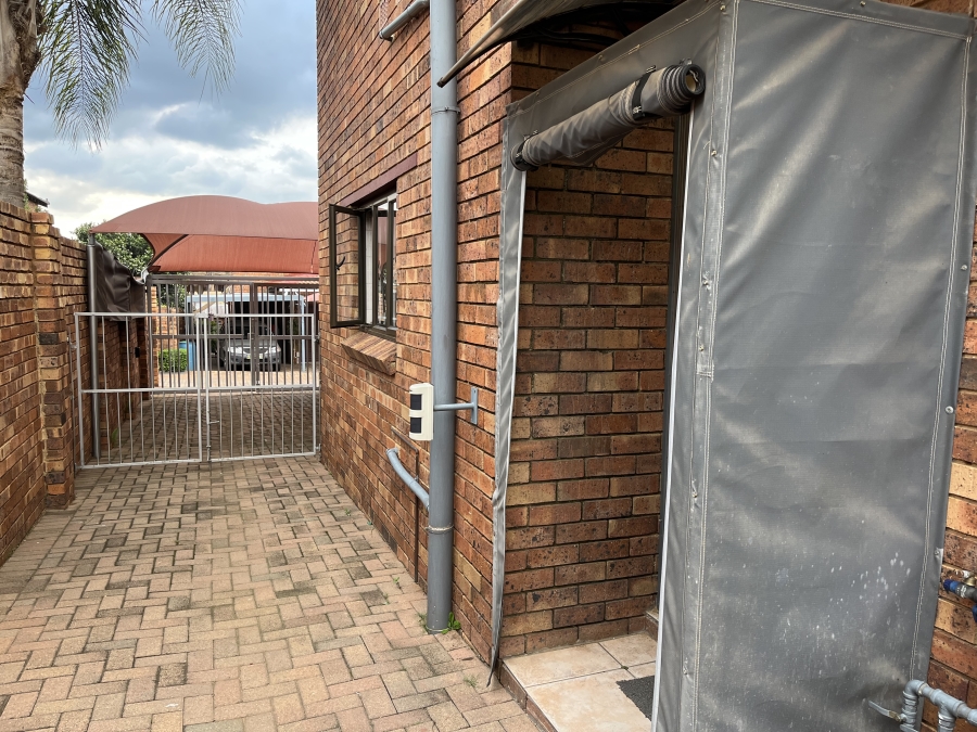 3 Bedroom Property for Sale in Safari Gardens North West